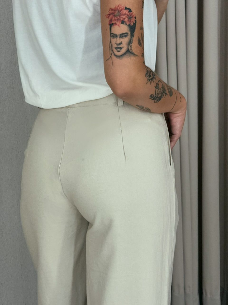 CALÇA EVELYN PANTALONA Areia