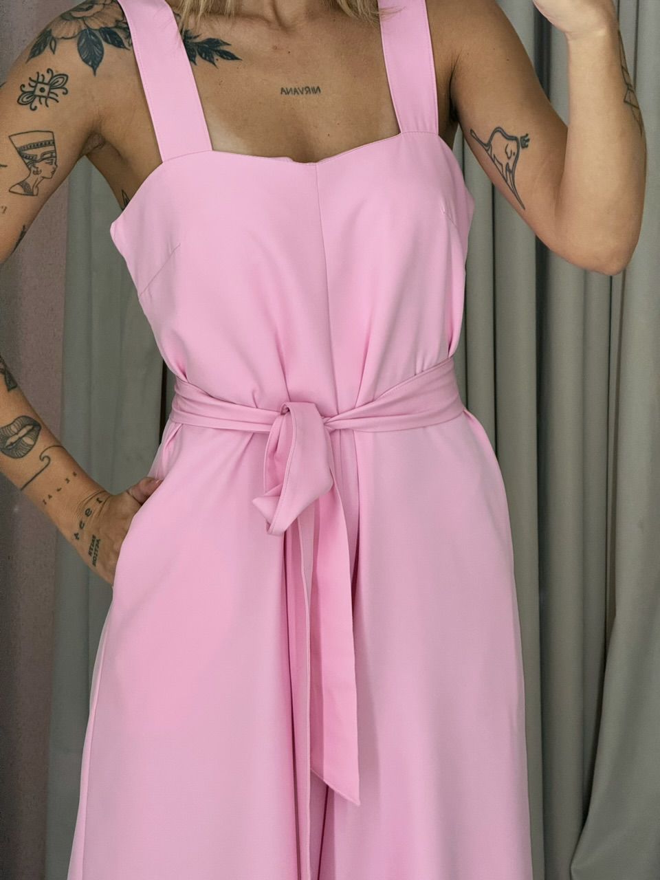 MACACÃO ADELINE BOLSO ROSA