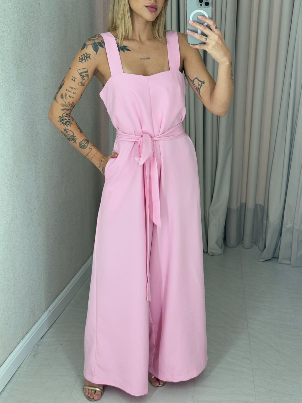 MACACÃO ADELINE BOLSO ROSA