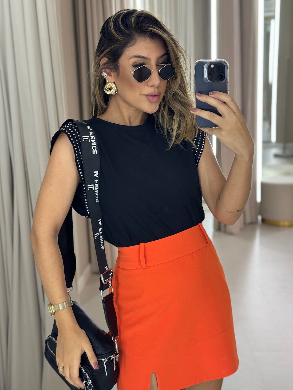 BLUSA MUSCLE BRILHO PRETA