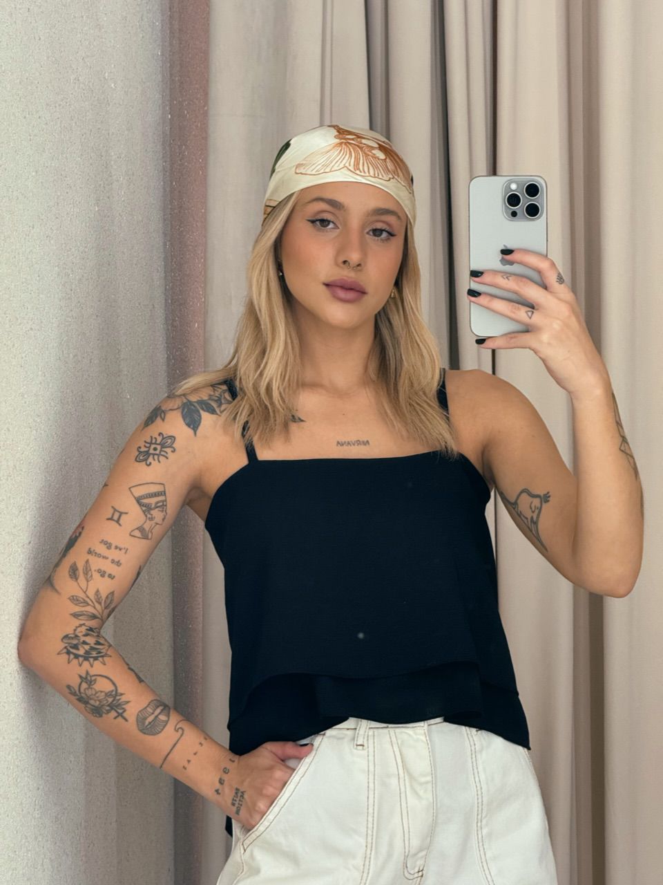 CROPPED SANDRA COSTAS ABERTAS PRETO - 0061180032 - CAROLLA FERRARO