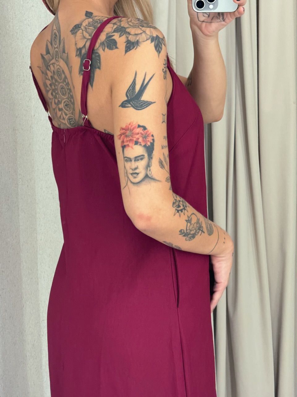 VESTIDO MAURA ALÇA CHERRY RED