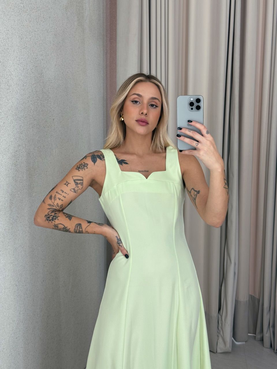 VESTIDO RAQUEL MIDI VERDE
