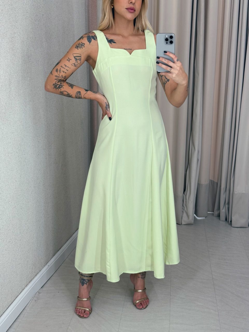 VESTIDO RAQUEL MIDI VERDE
