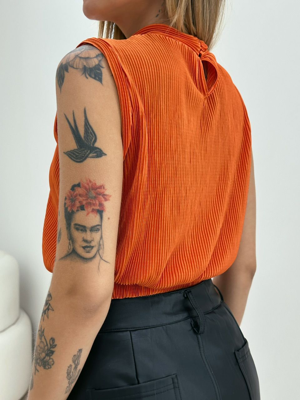 BLUSA RAFA PLISSADA LARANJA