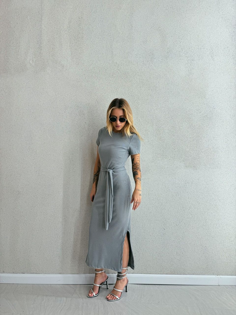 VESTIDO LUCIANA CANELADO CINZA - 0054110091 - CAROLLA FERRARO