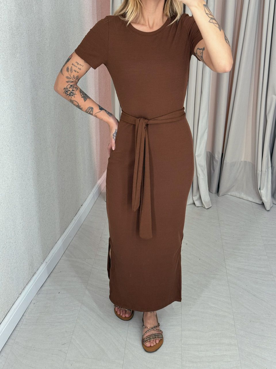 VESTIDO LUCIANA CANELADO MARROM