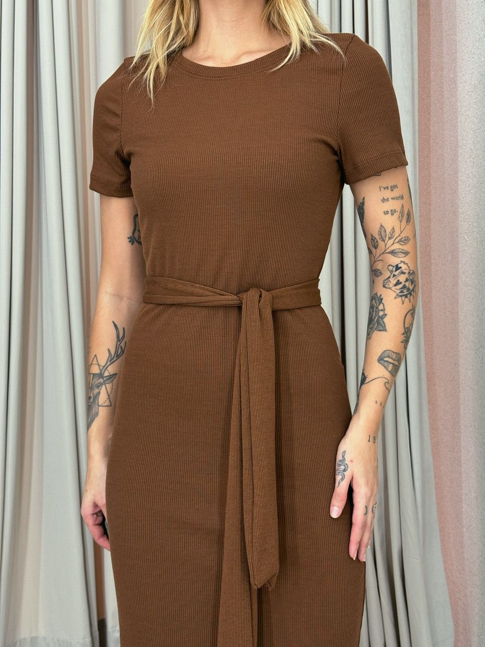 VESTIDO LUCIANA CANELADO MARROM