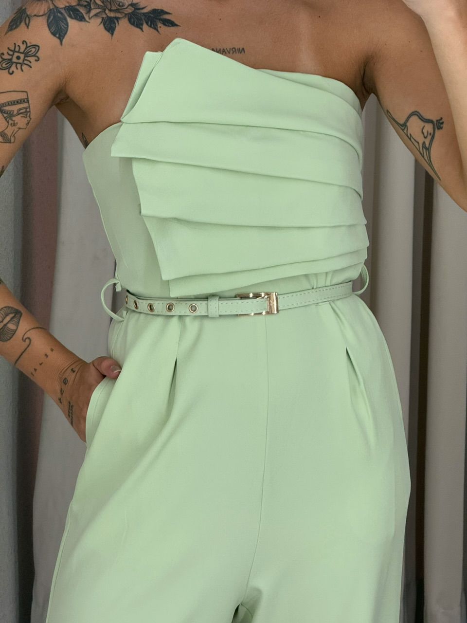 MACACÃO CARLA BUSTO DRAPEADO VERDE