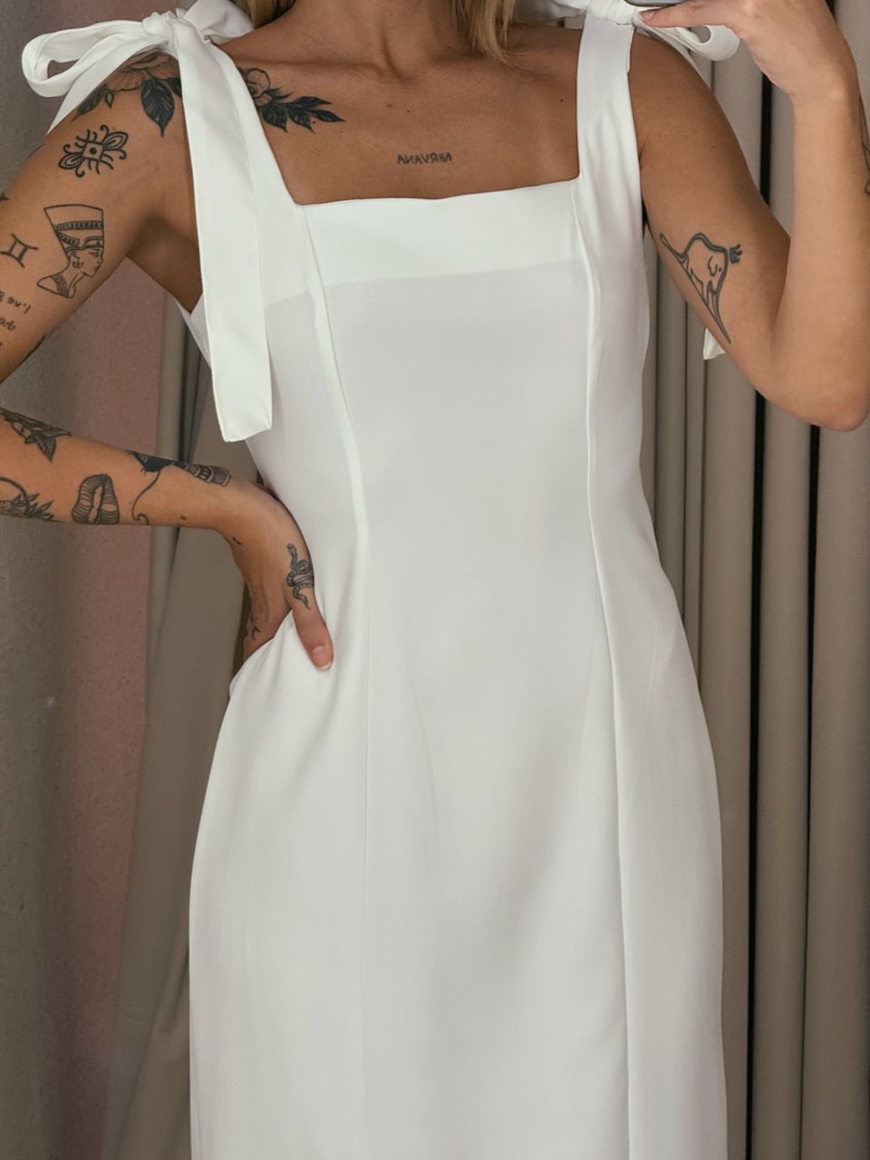 VESTIDO ADELAIDE DETALHE ALÇA OFF