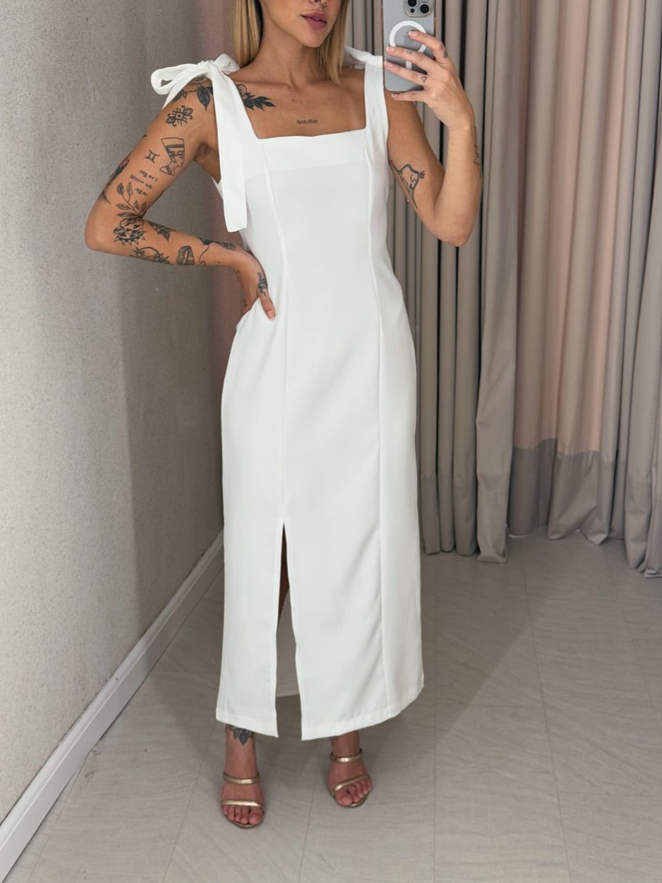 VESTIDO ADELAIDE DETALHE ALÇA OFF
