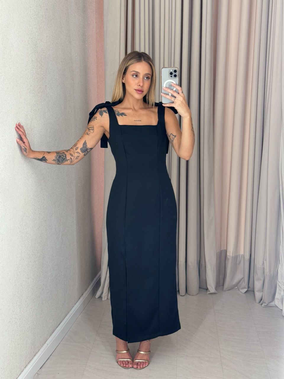 VESTIDO ADELAIDE DETALHE ALÇA PRETO