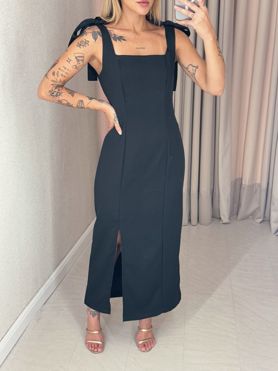 VESTIDO ADELAIDE DETALHE ALÇA PRETO