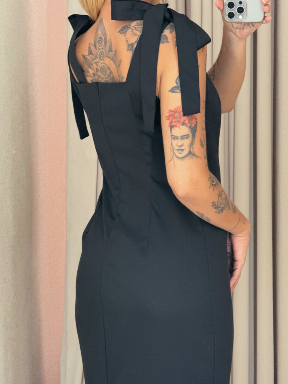 VESTIDO ADELAIDE DETALHE ALÇA PRETO