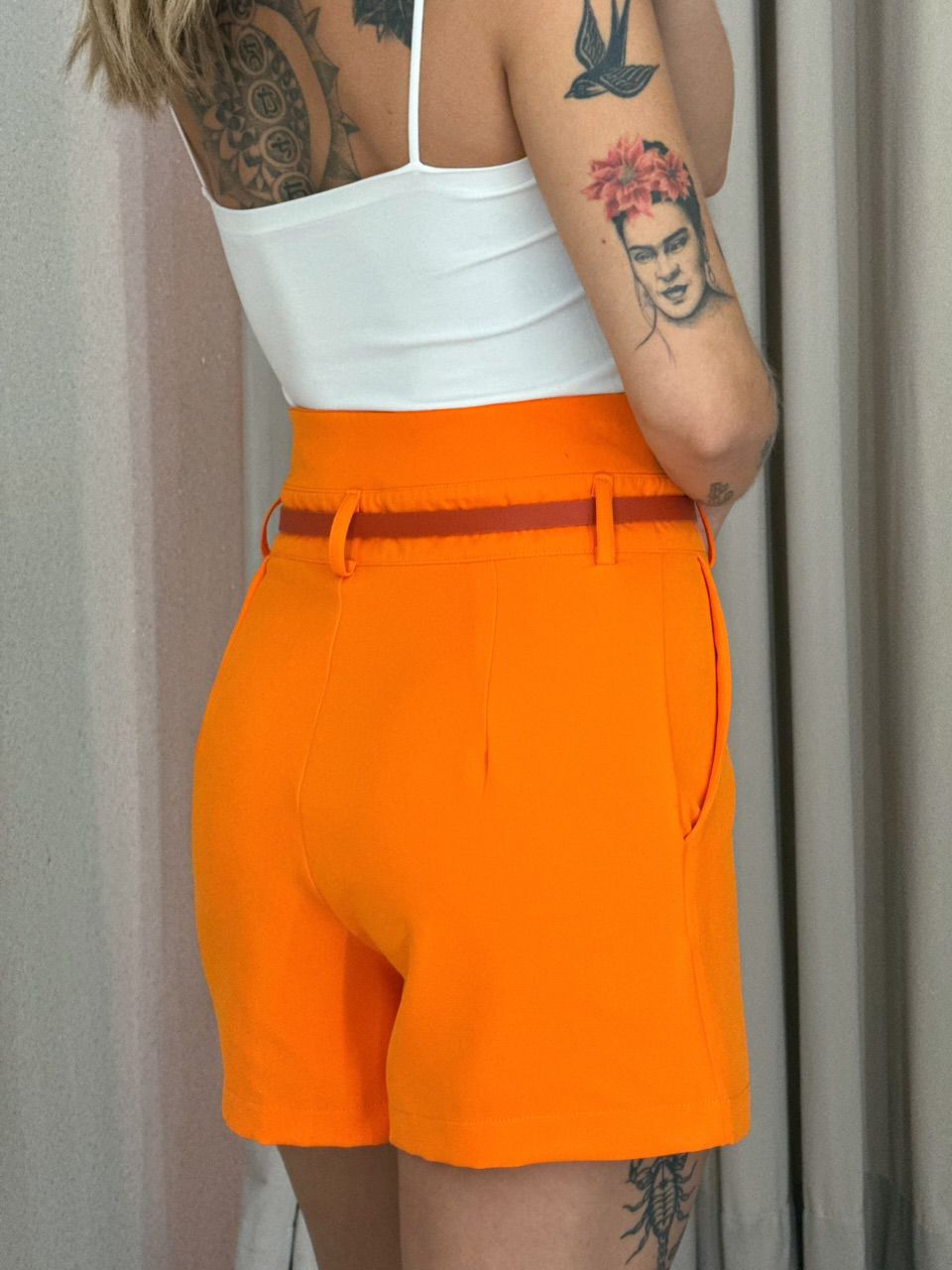 SHORT LAURA Cinto Laranja