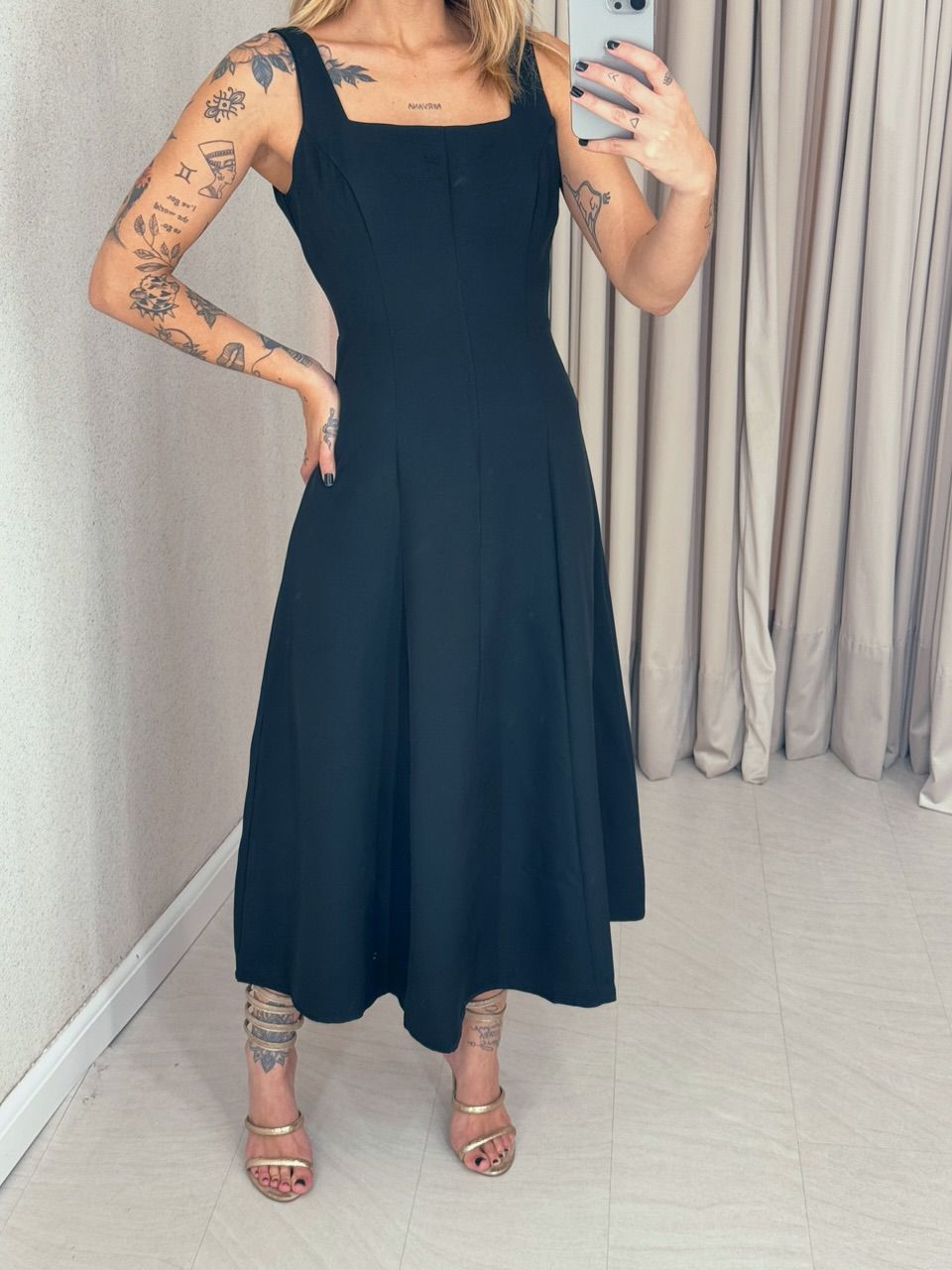 VESTIDO CAROLINE MIDI preto