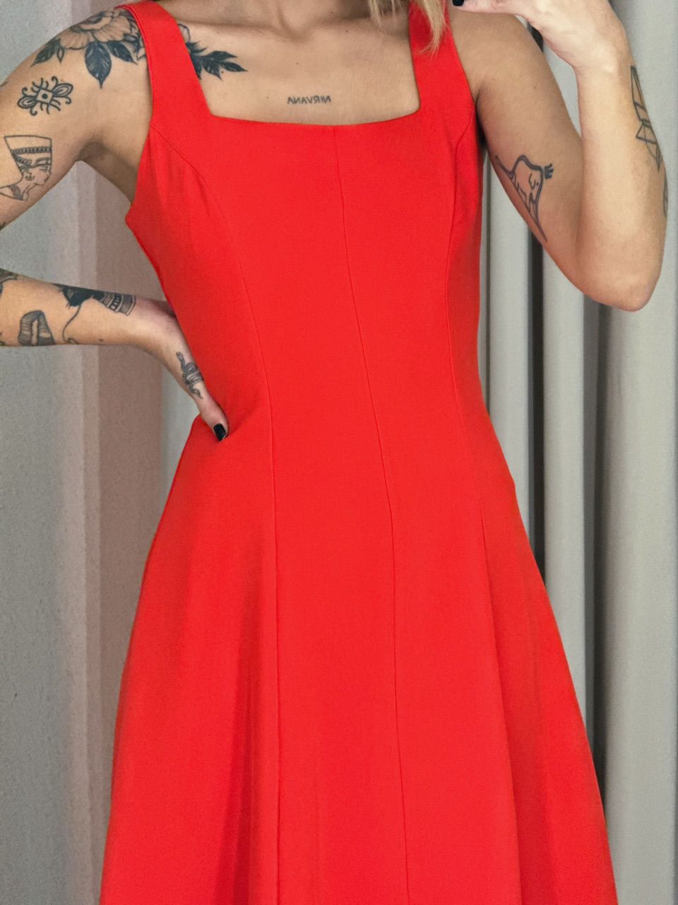 VESTIDO CAROLINE MIDI vermelho