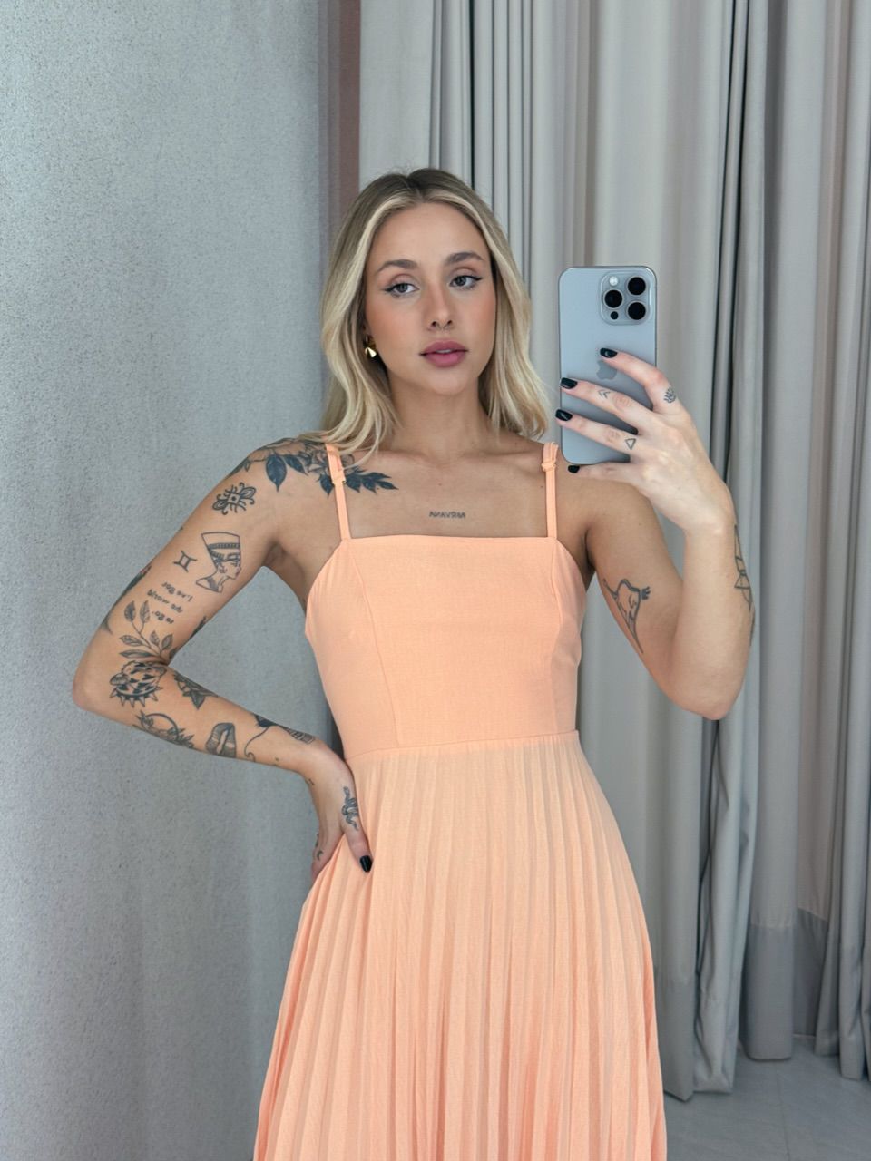 VESTIDO ELEONORA. PLISSADO Laranja