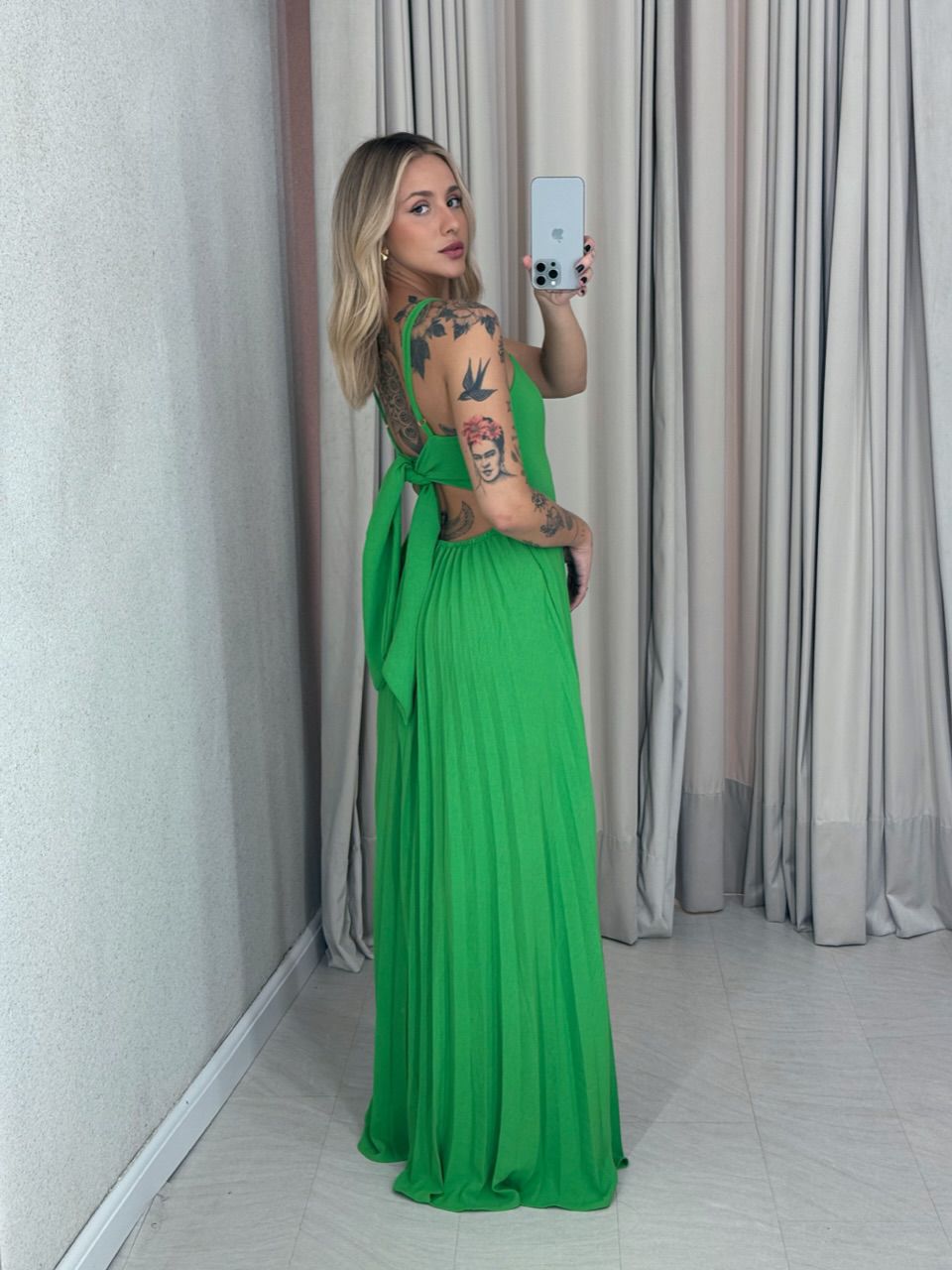 VESTIDO ELEONORA. PLISSADO verde