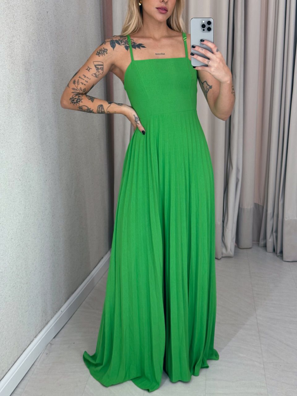 VESTIDO ELEONORA. PLISSADO verde