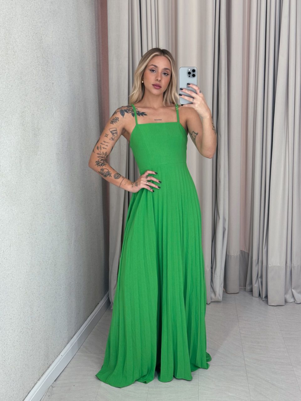 VESTIDO ELEONORA. PLISSADO verde