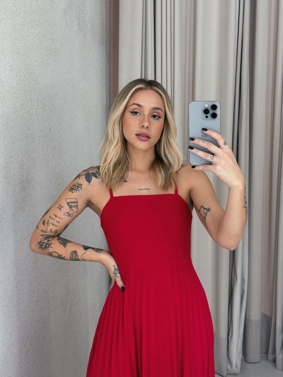 VESTIDO ELEONORA. PLISSADO vermelho
