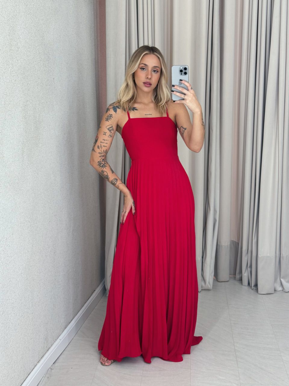 VESTIDO ELEONORA. PLISSADO vermelho