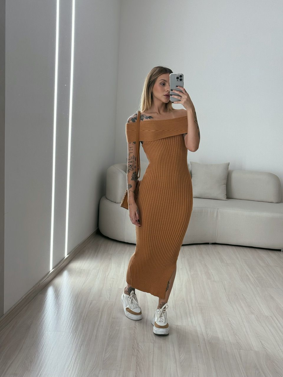 VESTIDO GOLA VIRADA CARAMELO