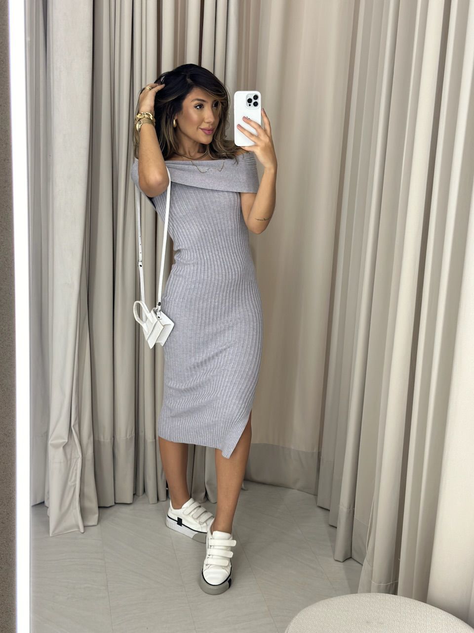VESTIDO GOLA VIRADA CINZA