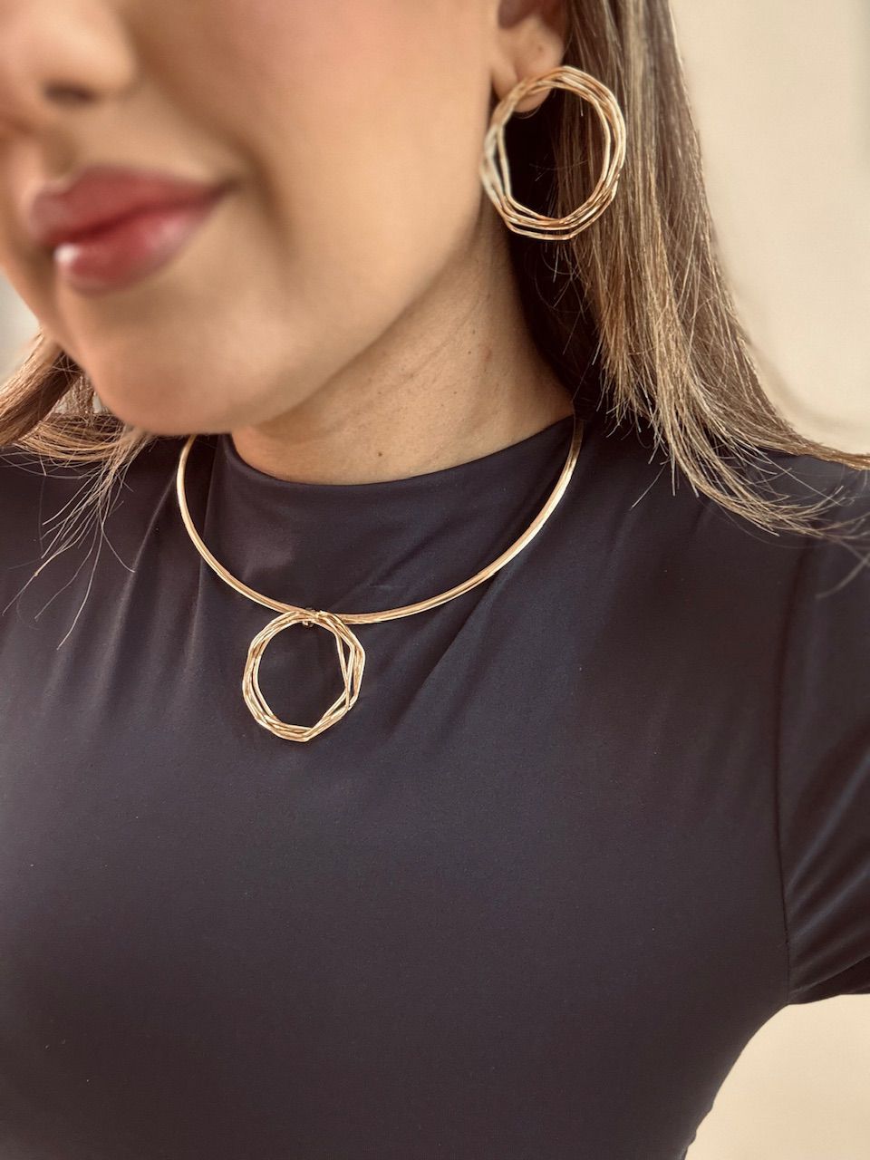 CHOKER VANIA BRINCO DOURADO