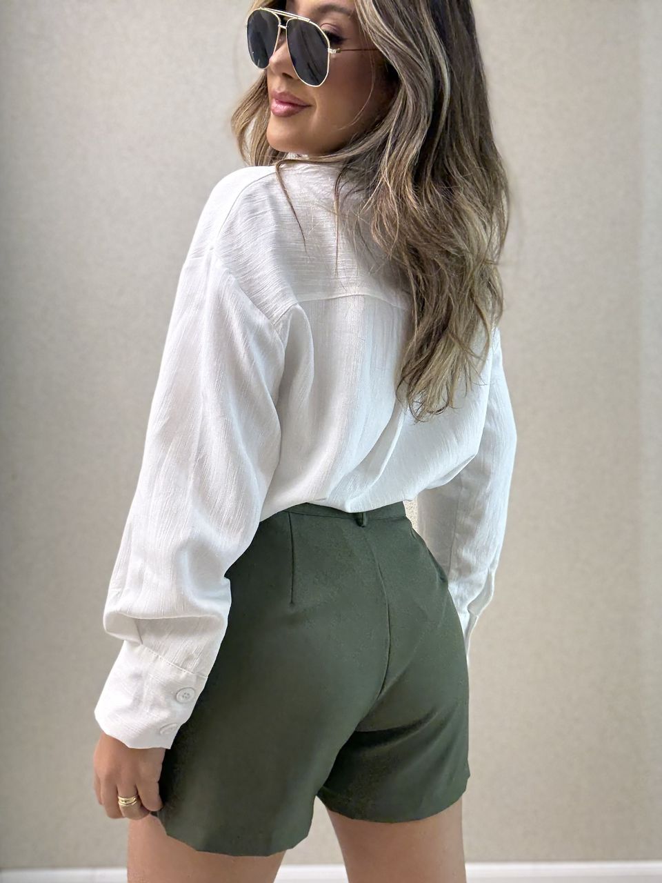 SHORT CAMILA ALFAIATARIA OLIVA
