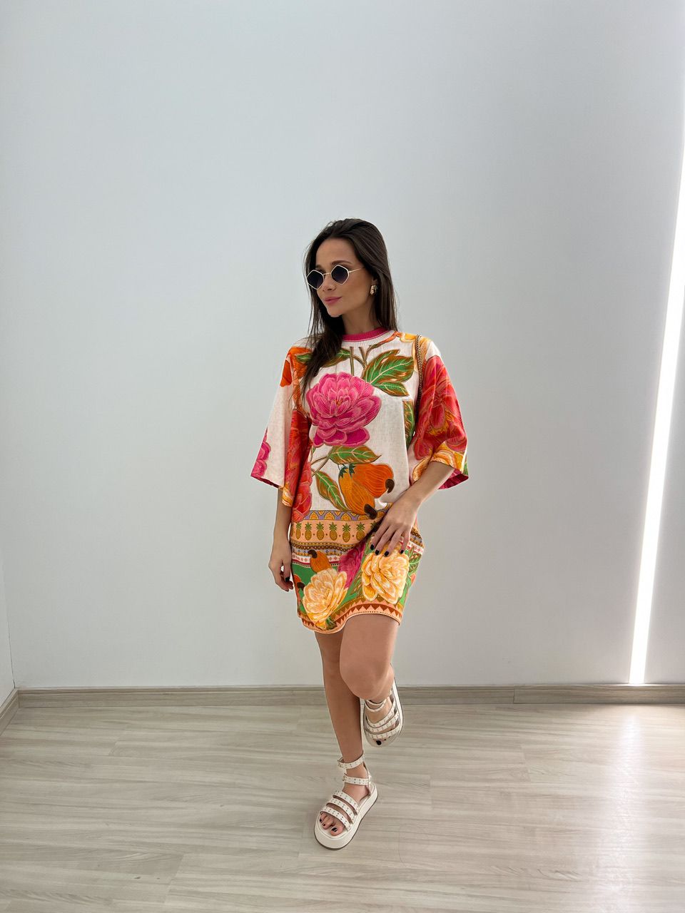 VESTIDO ESTAMPADO GOLA OFF/ CAJU
