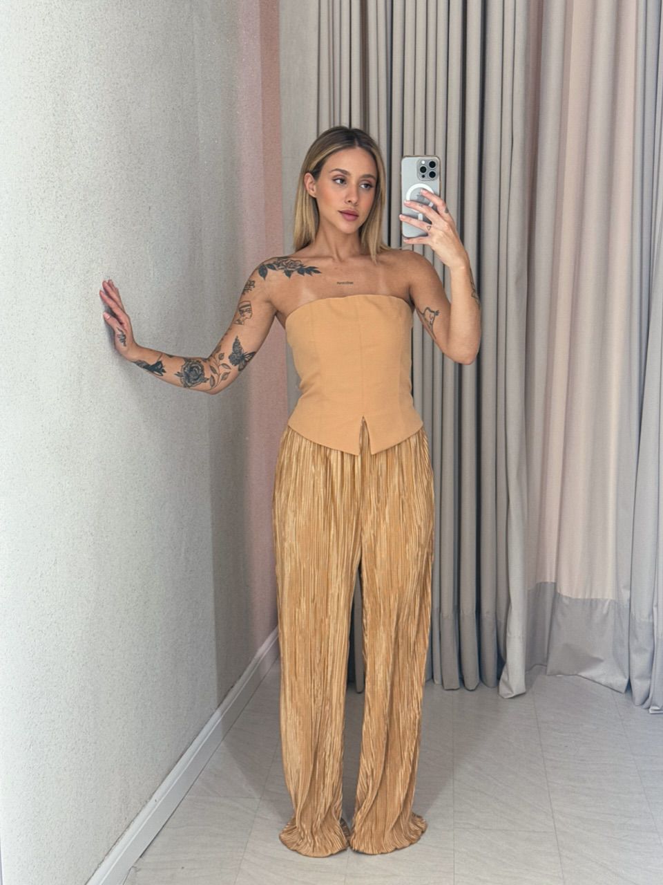 MACACÃO FERNANDA PLISSADO NUDE