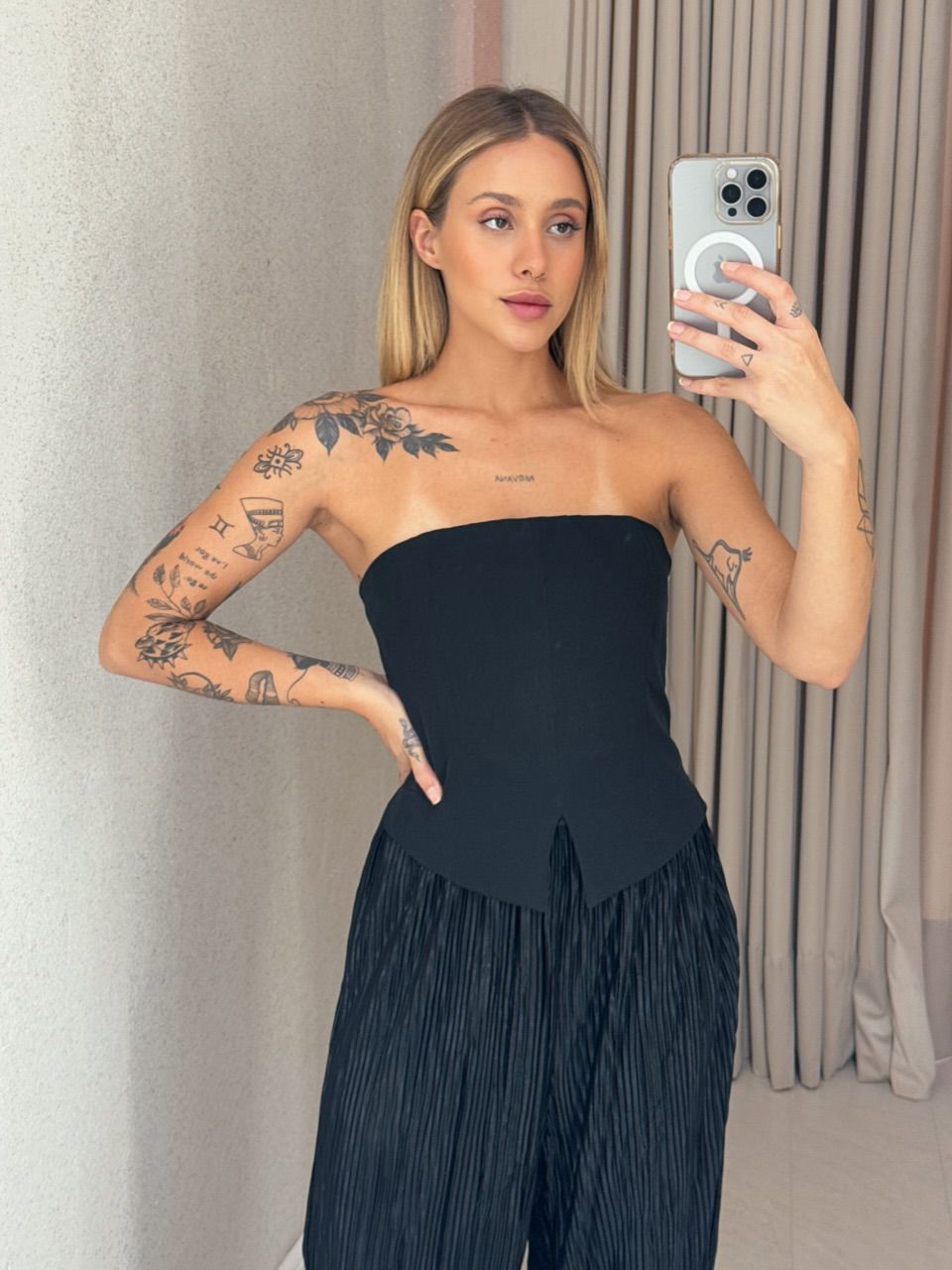 MACACÃO FERNANDA PLISSADO PRETO