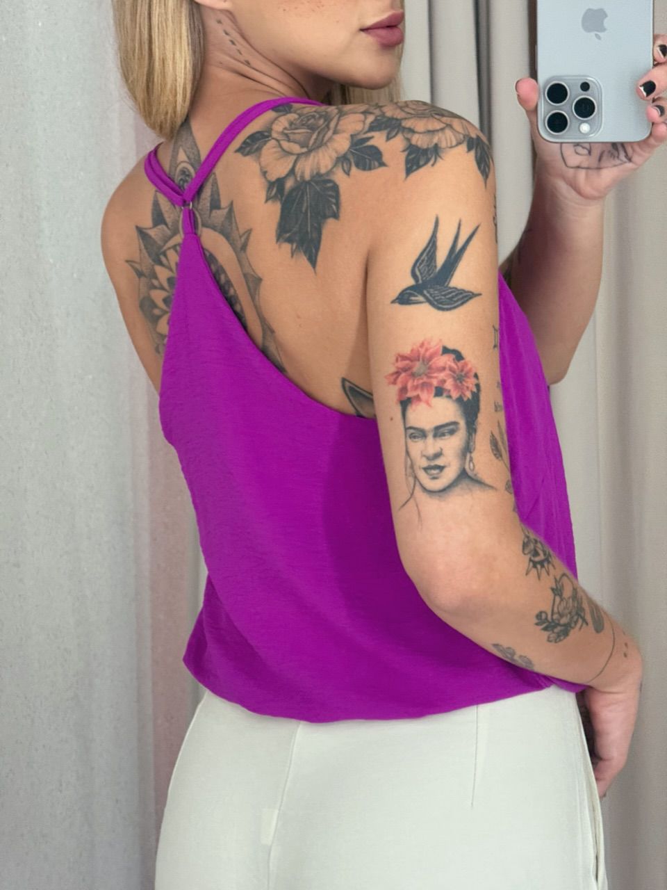 BLUSA SORAIA DECOTE FUCSIA