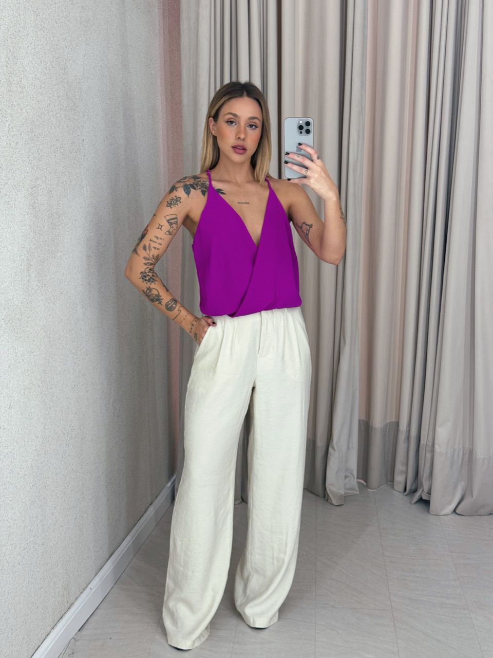 BLUSA SORAIA DECOTE FUCSIA