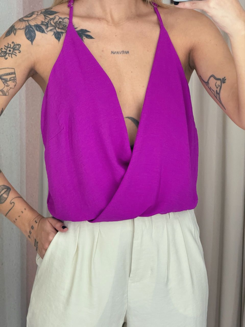 BLUSA SORAIA DECOTE FUCSIA
