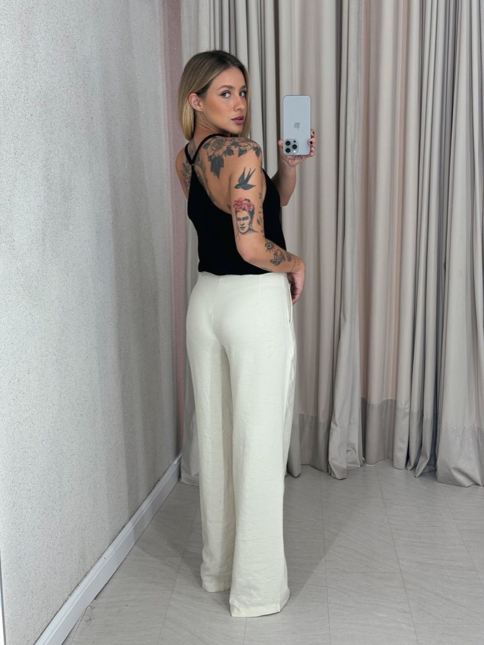 BLUSA SORAIA DECOTE Preta