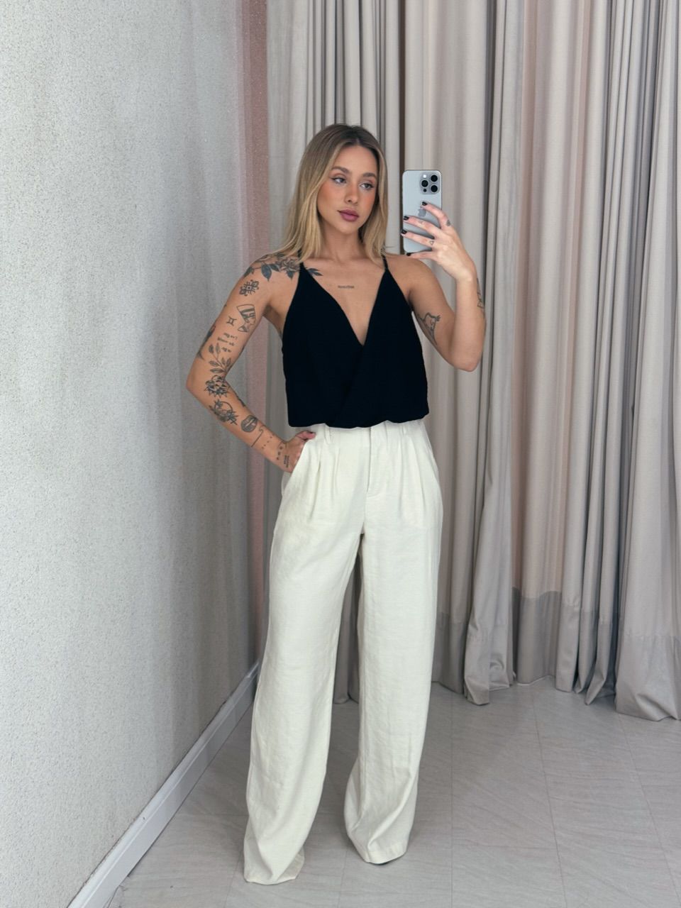 BLUSA SORAIA DECOTE Preta