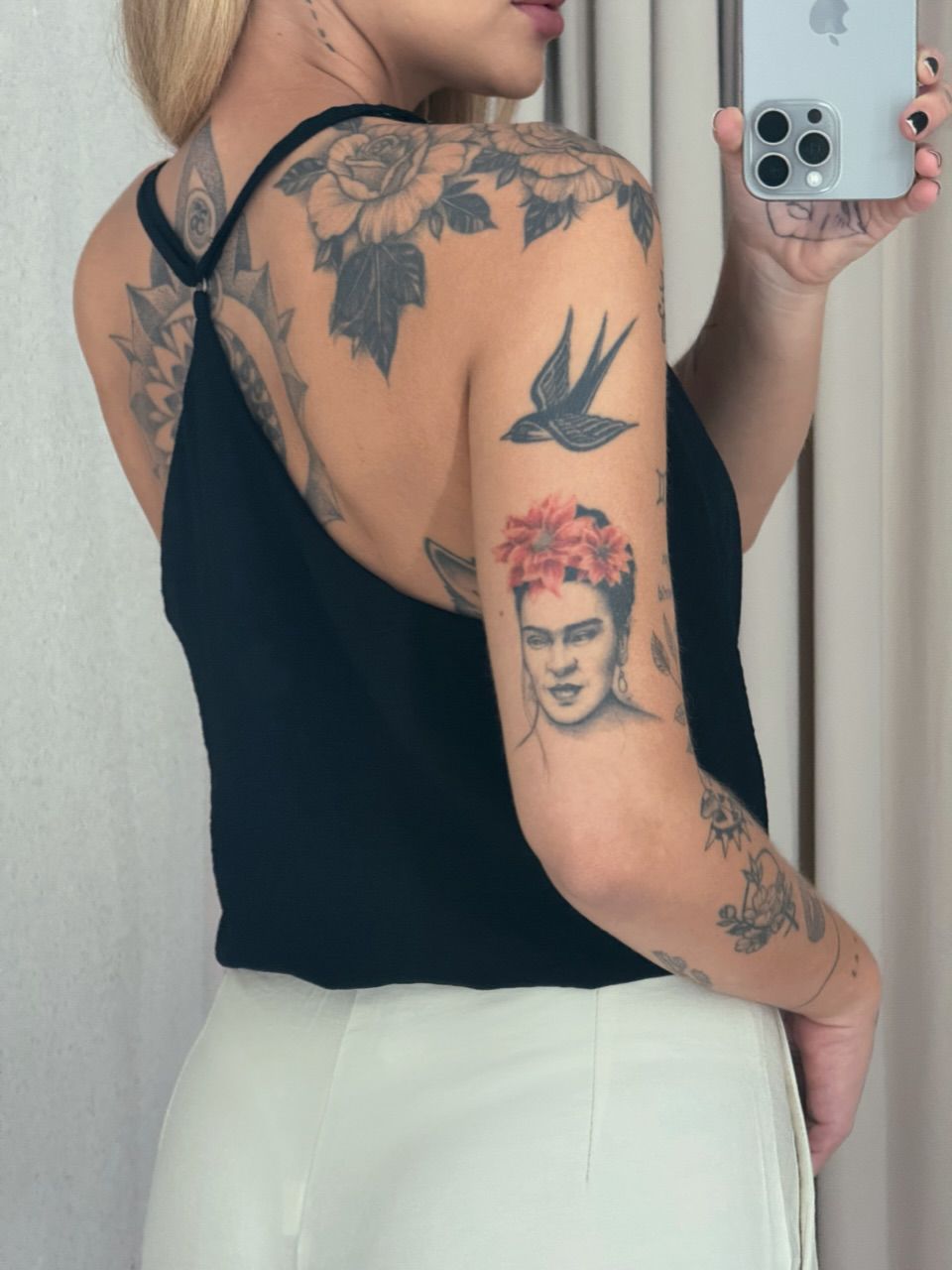 BLUSA SORAIA DECOTE Preta