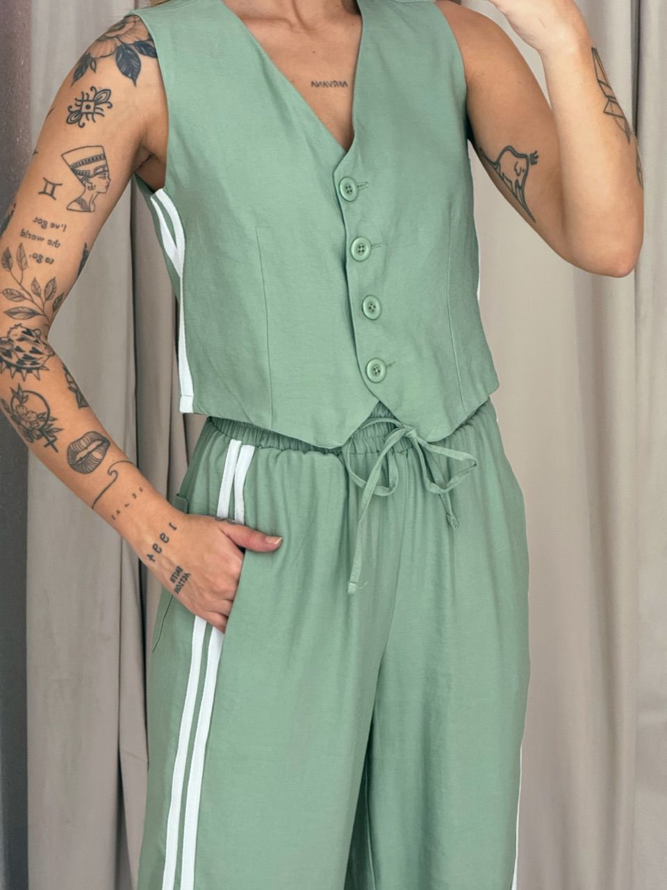 CONJUNTO ESTEFÂNIA LISTRAS verde