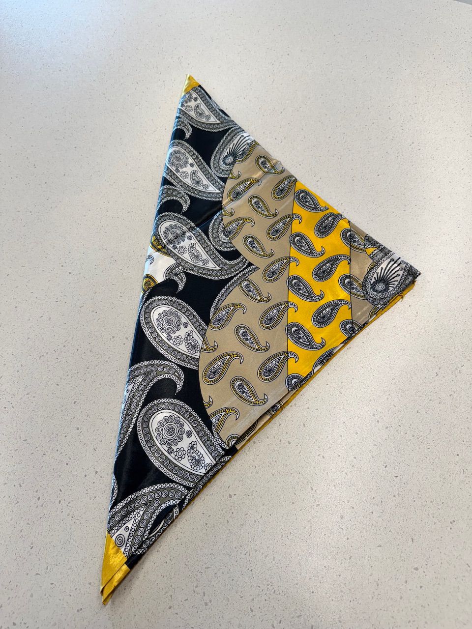 LENÇO ÉTNICO AMARELO