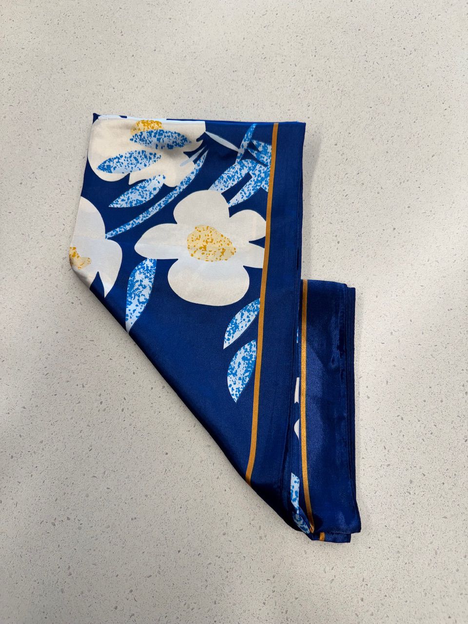 LENÇO FLOR AZUL