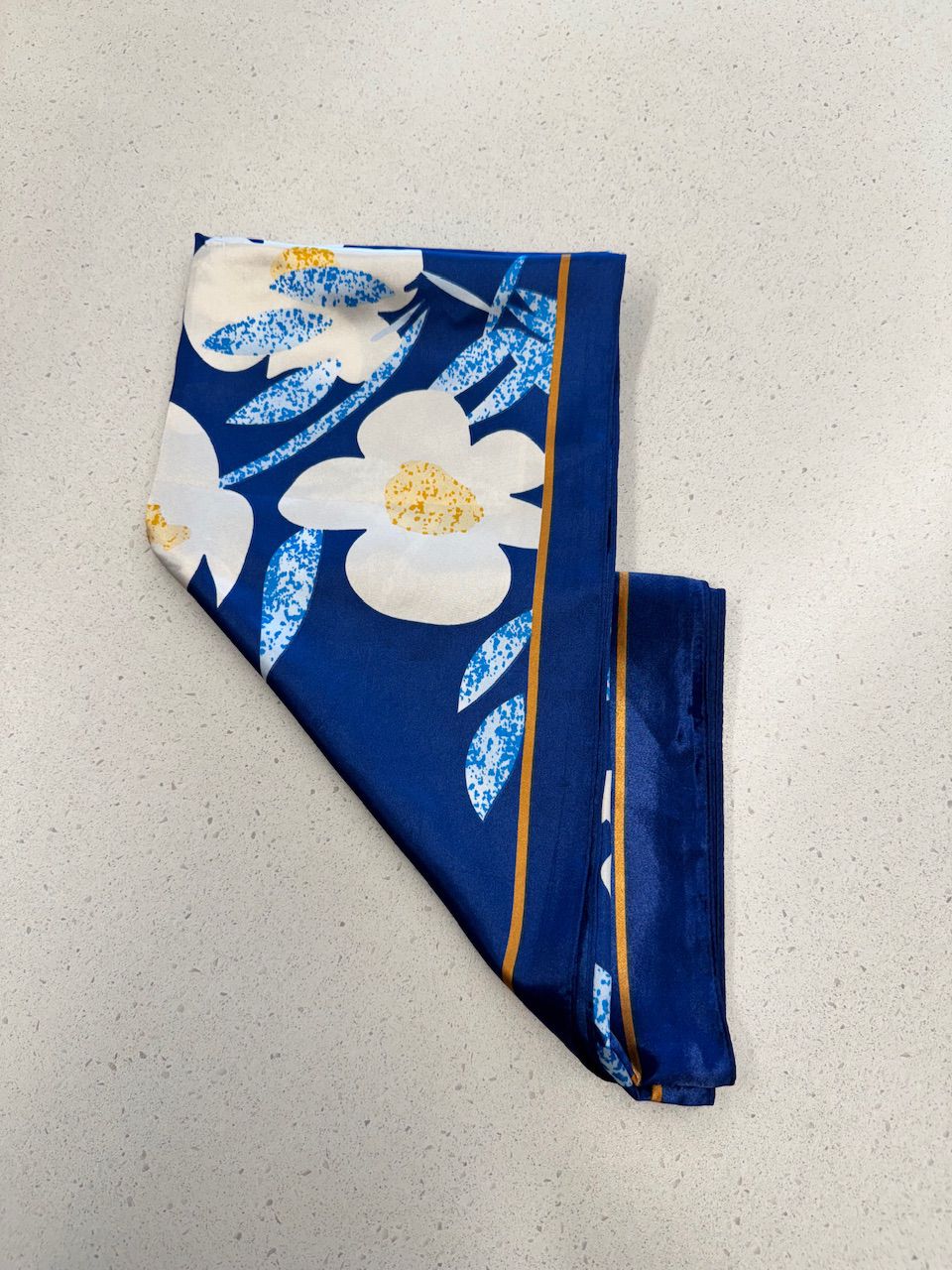 LENÇO FLOR AZUL