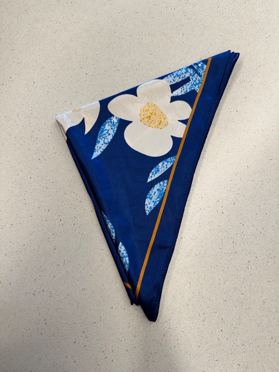 LENÇO FLOR AZUL