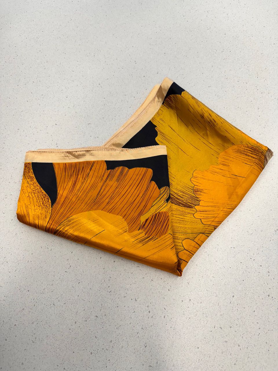 LENÇO FLOR DOURADO