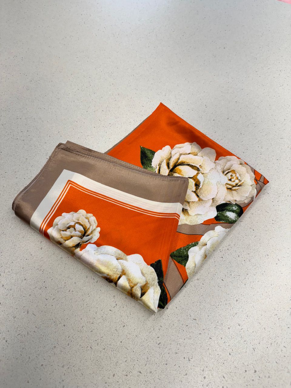 LENÇO FLOR LARANJA