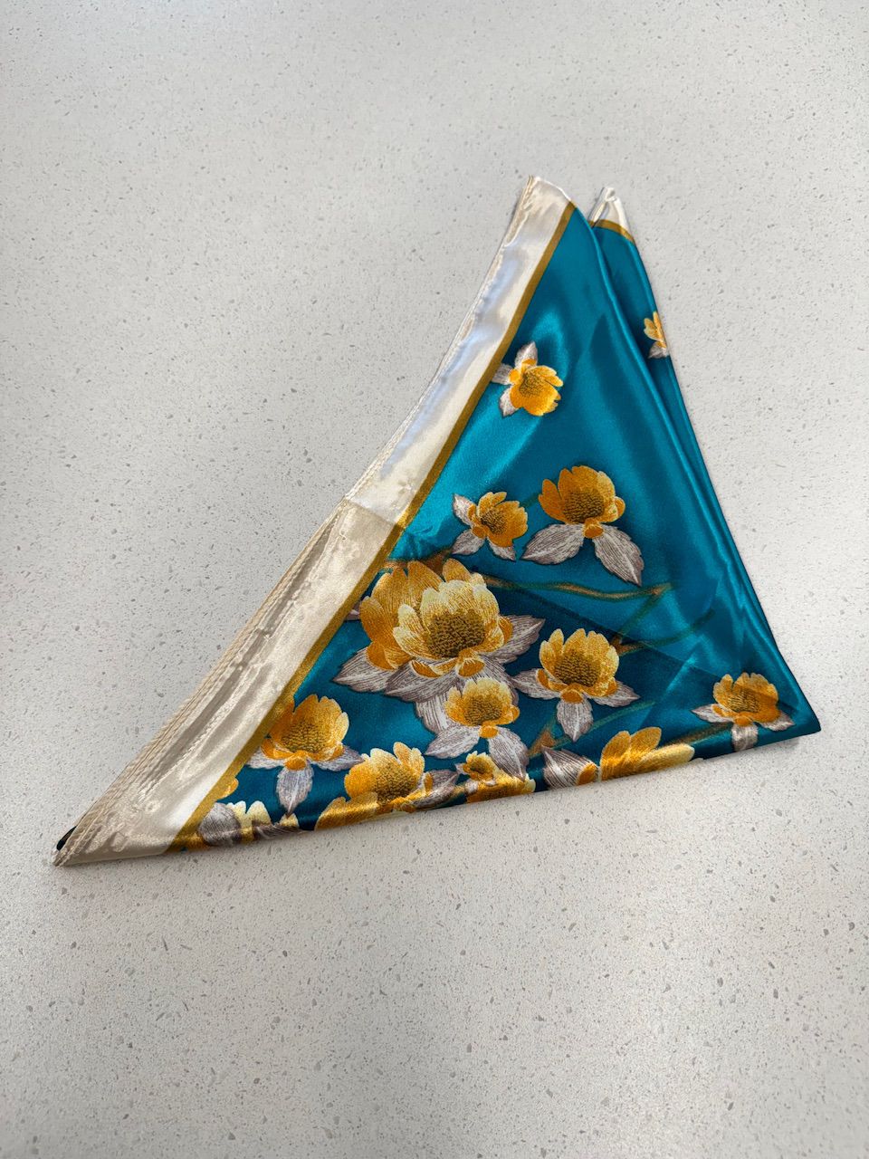 LENÇO FLOR TURQUESA - 0060010017 - CAROLLA FERRARO