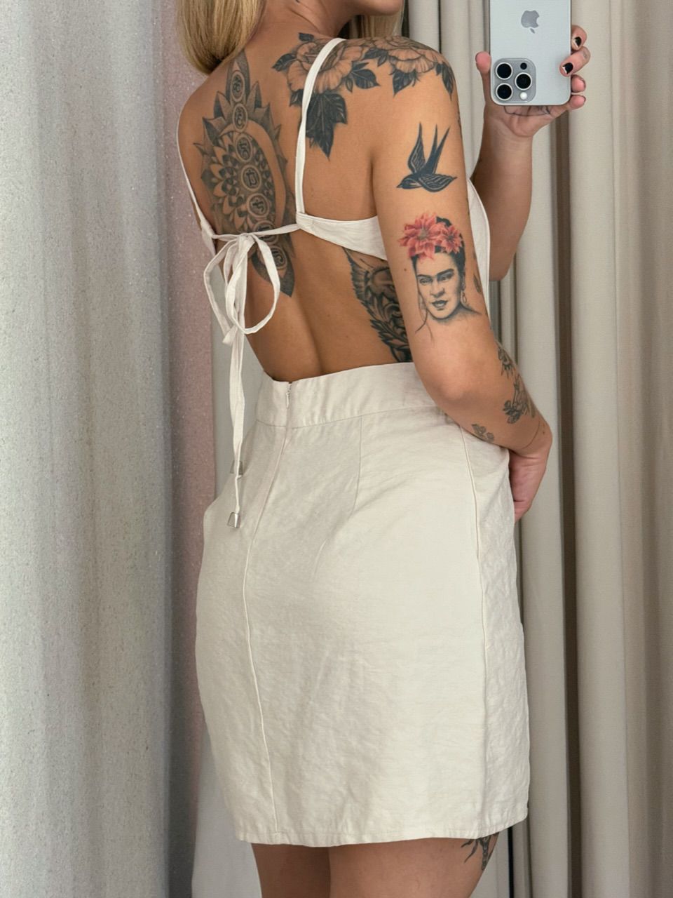 VESTIDO DULCE COSTAS ABERTAS AREIA