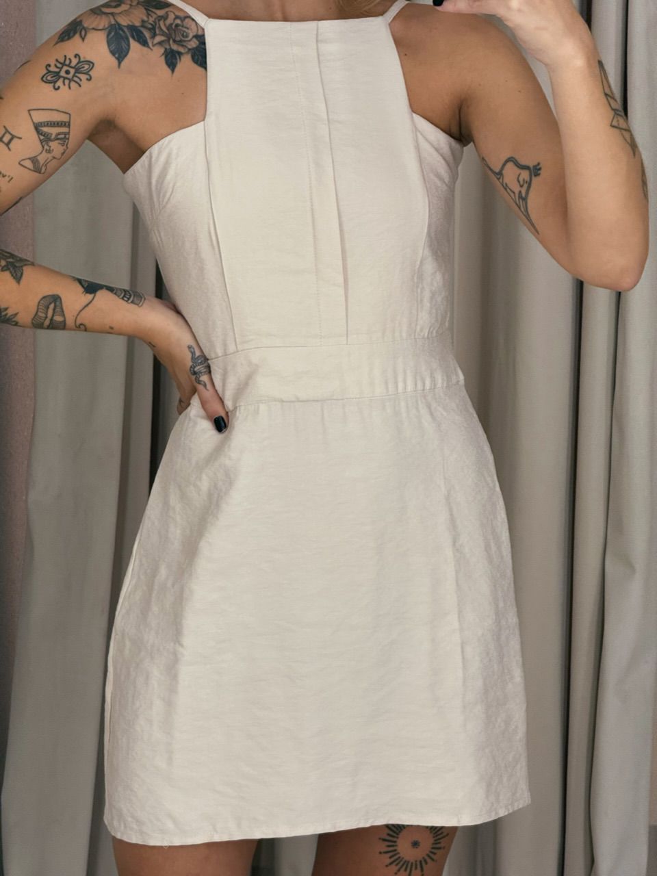 VESTIDO DULCE COSTAS ABERTAS AREIA